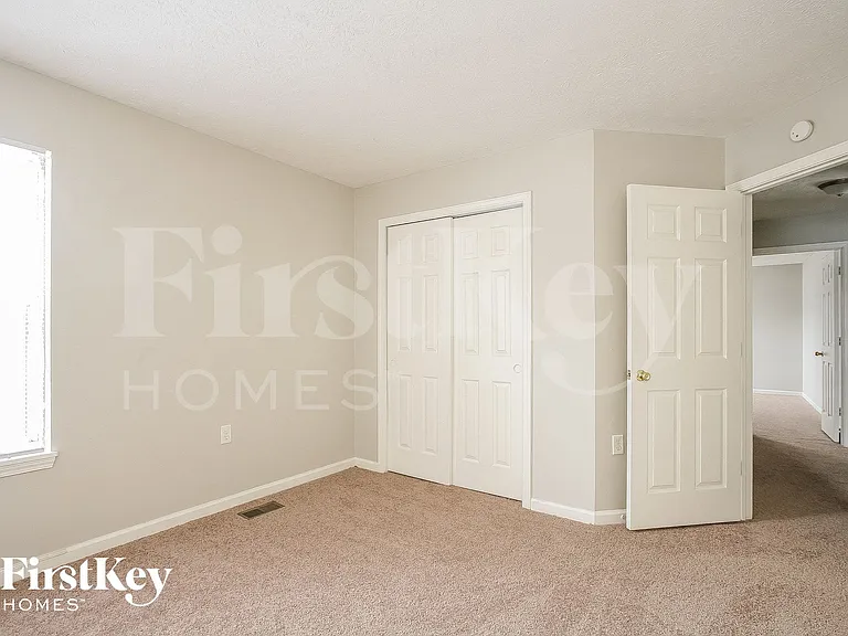 10225 Park Stream Dr — Photo 8