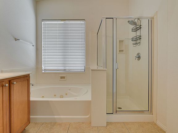 5th image of 5840 Altissimo St
