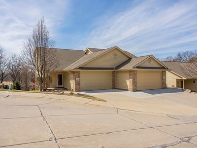 108 Greenview Cir, Council Bluffs, IA, 51503