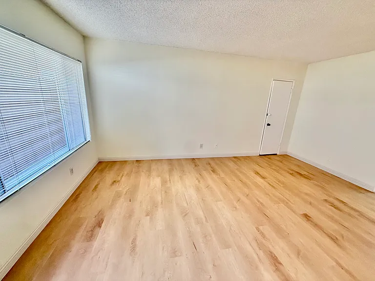 1629 Franklin St #2 — Photo 3