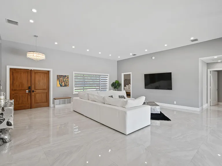 7101 W Lake Dr — Photo 5