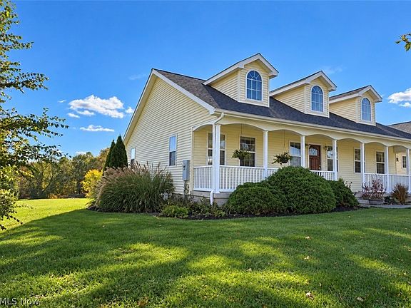 3rd image of 1960 Dietz Ln