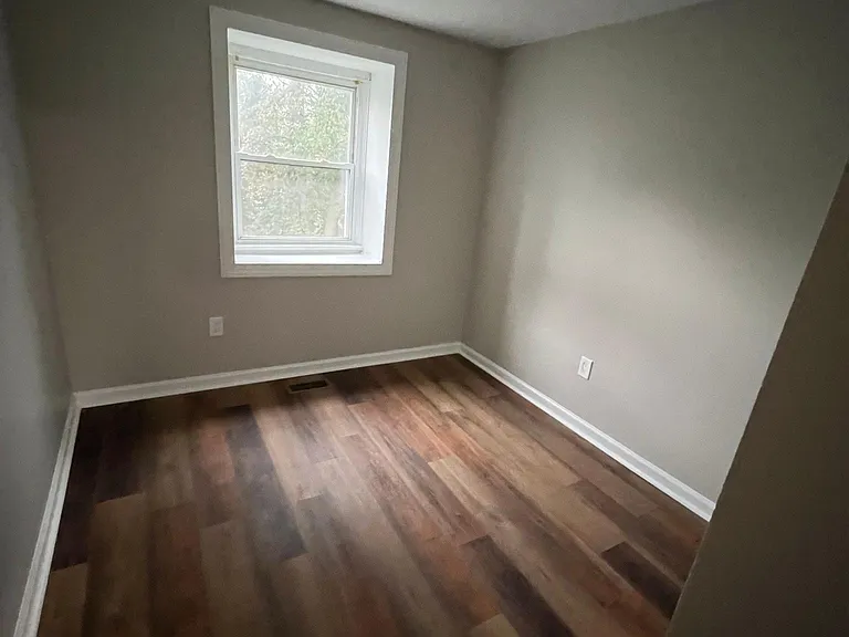 5748 Yellowrose Ct — Photo 14