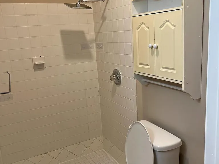 8565 Enochs Dr — Photo 16