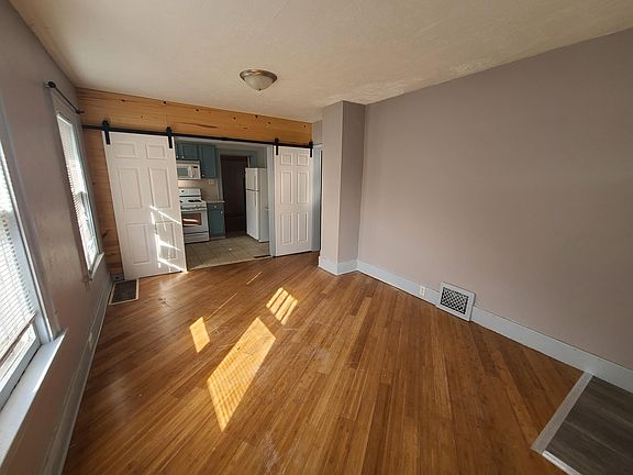 2nd image of 1229 N Adams St