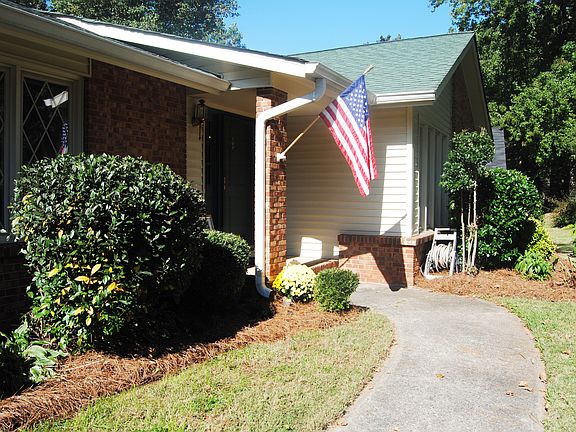 2nd image of 511 Jasin Dr