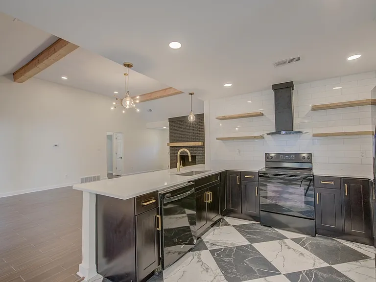1048 Peterson Lake Rd — Photo 4