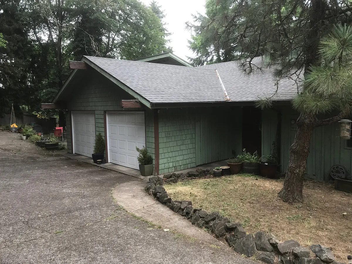 Building Photo - 895 Foxglenn Ave