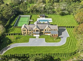 150 Edge Of Woods Rd, Southampton, NY 11968