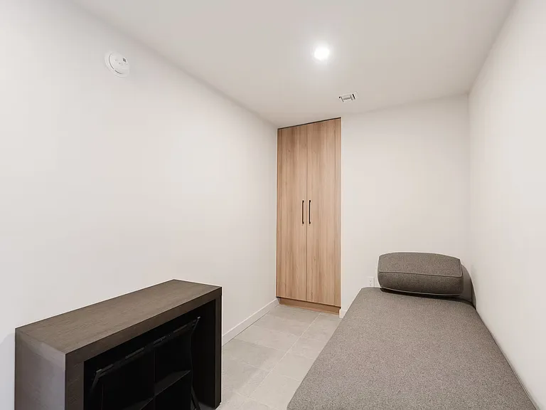 121 NE 5th St #311 — Photo 3