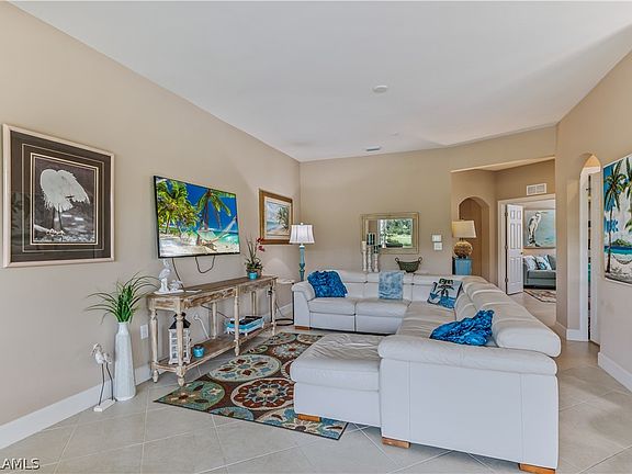 3rd image of 10311 Glastonbury Cir Unit 101