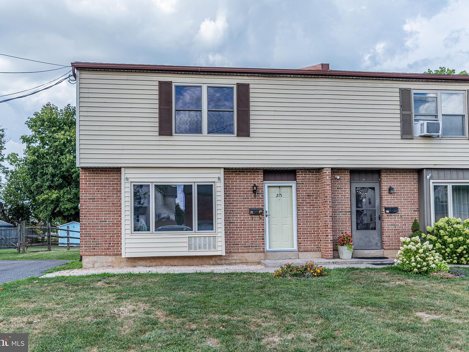 215 Court Aly, Quakertown, PA 18951 Zillow