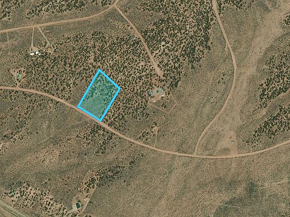 Various homes in the area.