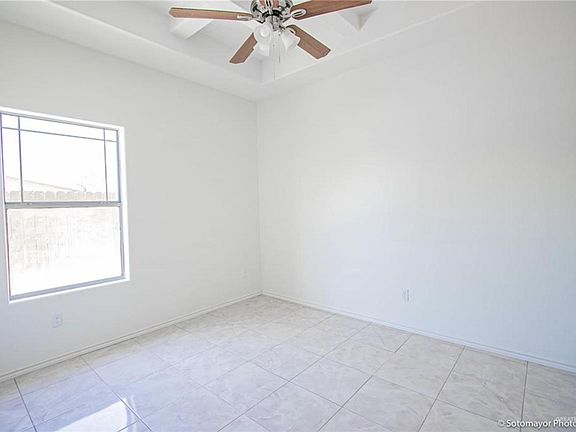 4th image of 2204 Dallas Ave #1