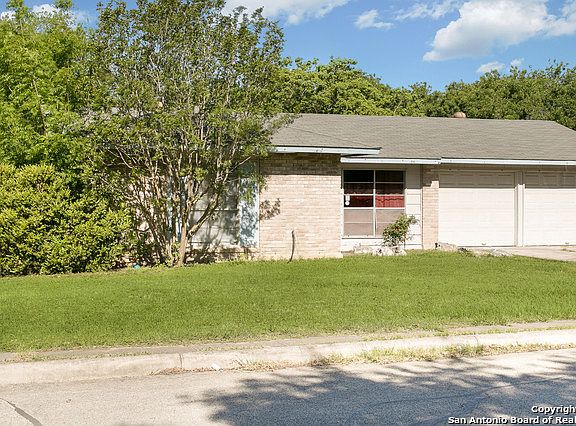 2nd image of 1039 Honey Tree St