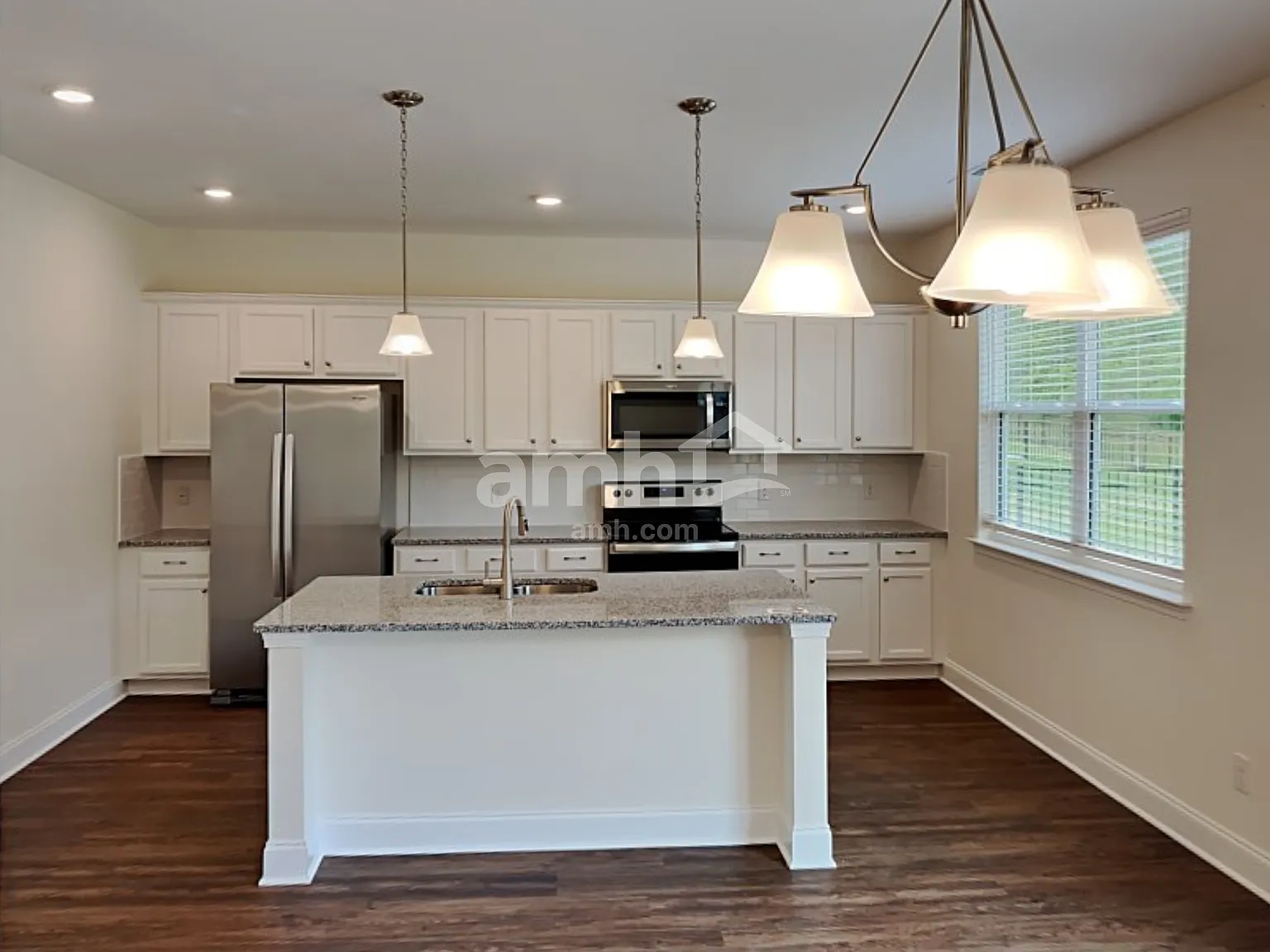 3 bed, 2.5 bath, 1895 sqft, $2,480 — Photo 4