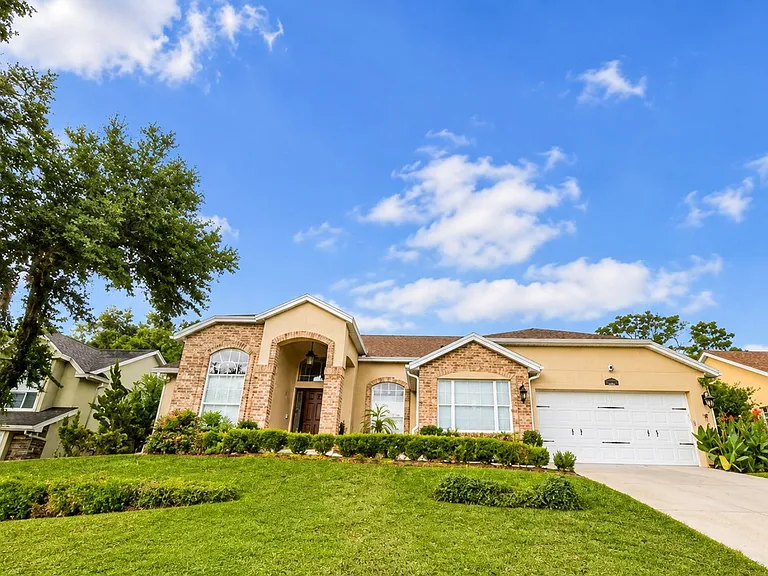 2226 Lake Marion Dr — Photo 1