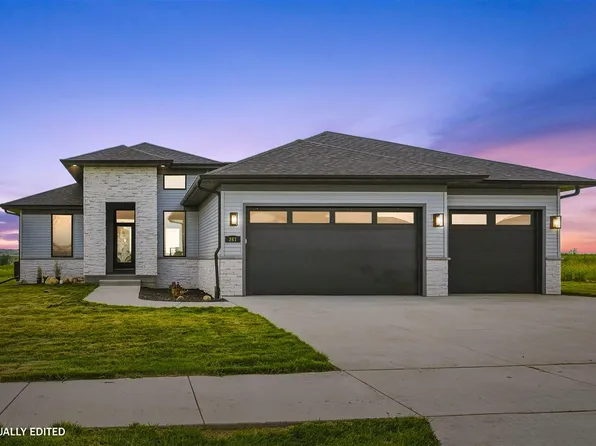 241 Howard Ave NW, Swisher, IA 52338