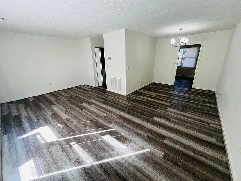 208 Marlington St — Photo 3