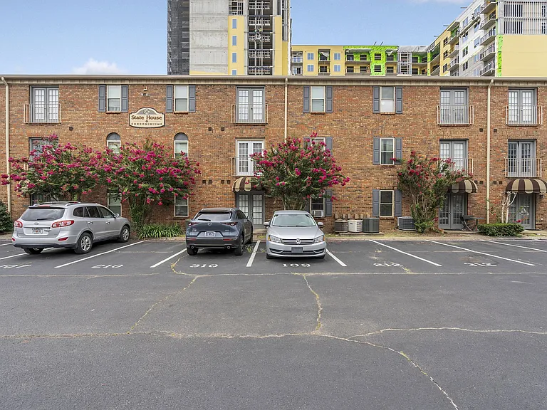1808 State St #209 — Photo 7