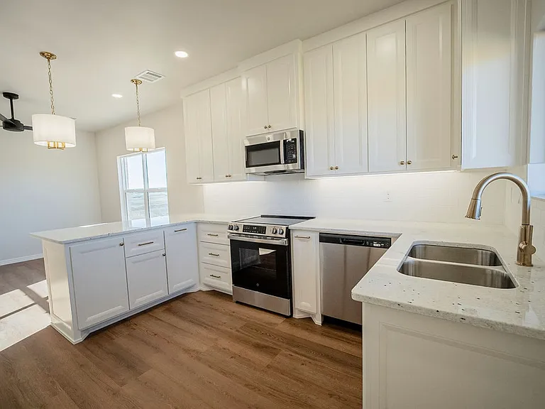 19001 Sierra Madre Dr — Photo 17