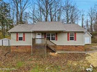617 Hollow Dr, Strawberry Plains, TN 37871