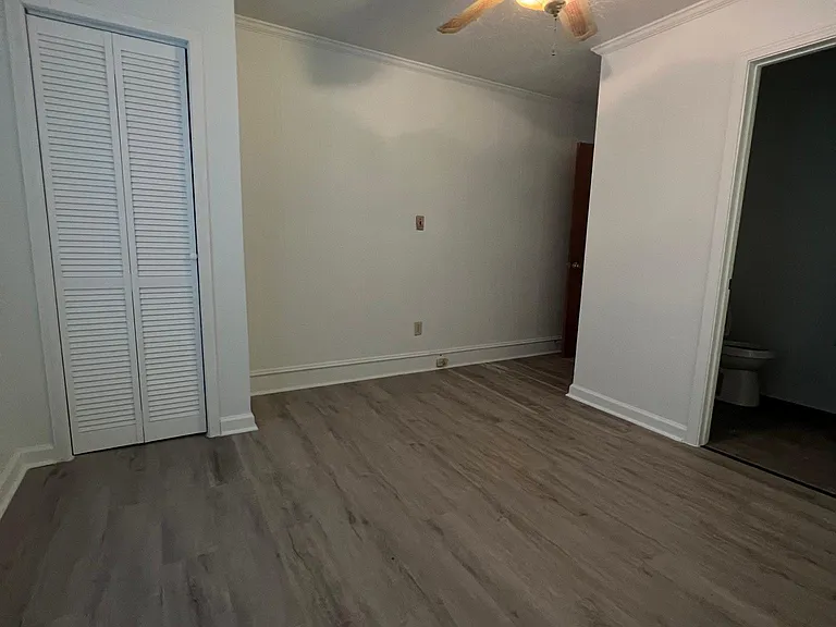 1610 Belmont St — Photo 2