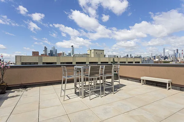 Sold by Modern Spaces | media 11