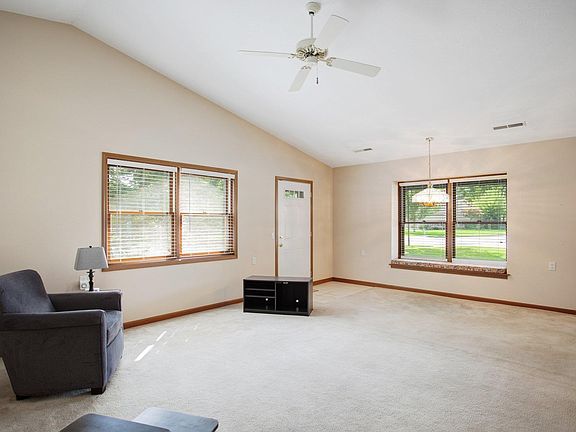 3rd image of 6316 Cedar Ct