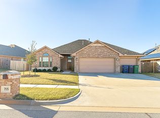 705 Bobcat Trl, Yukon, OK 73099