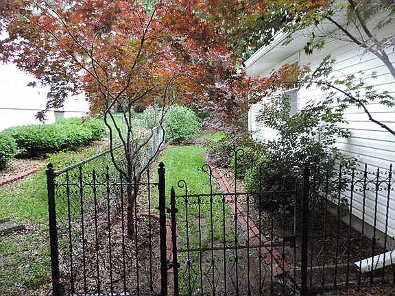 2nd image of 5615 W 82nd St