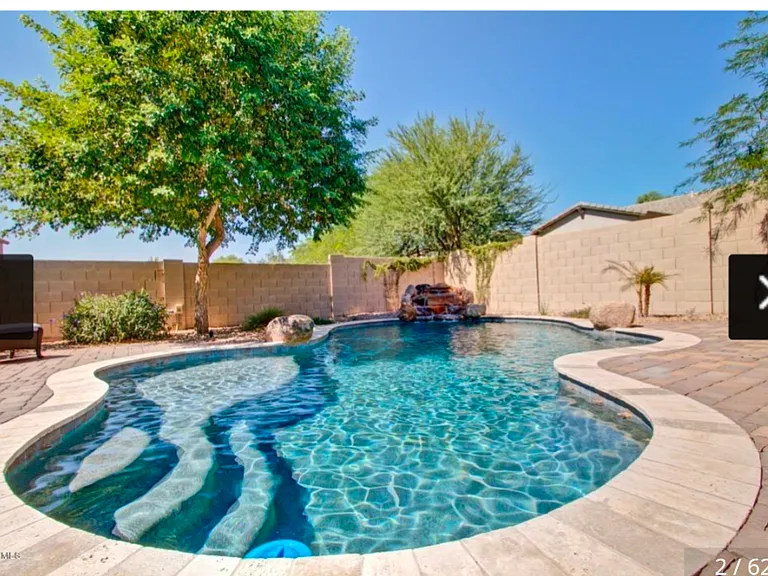 4708 E County Down Dr — Photo 2