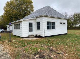 402 Lincoln St, Lerna, IL 62440