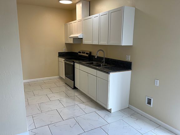 4th image of 309 Water St