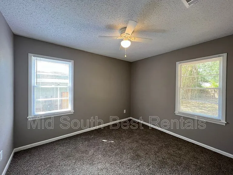 1416 Abernathy Rd — Photo 2