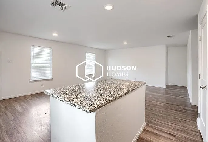 1718 Beacon St — Photo 6