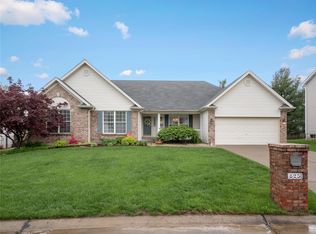 825 Rambling Pine Dr, Saint Charles, MO 63303