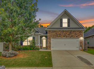 92 Thomaston St, Newnan, GA 30263