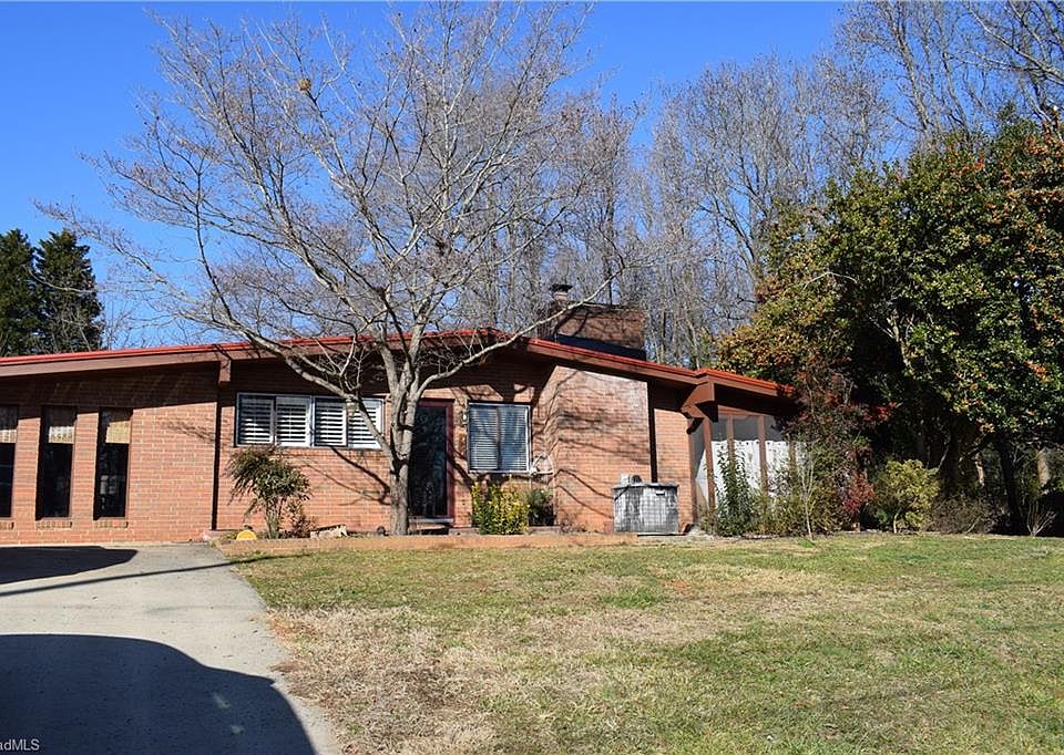2nd image of 1410 Patricia Dr