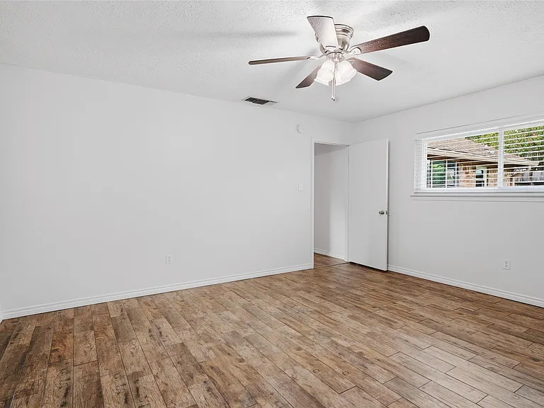 182 Greenleaf Ln — Photo 9