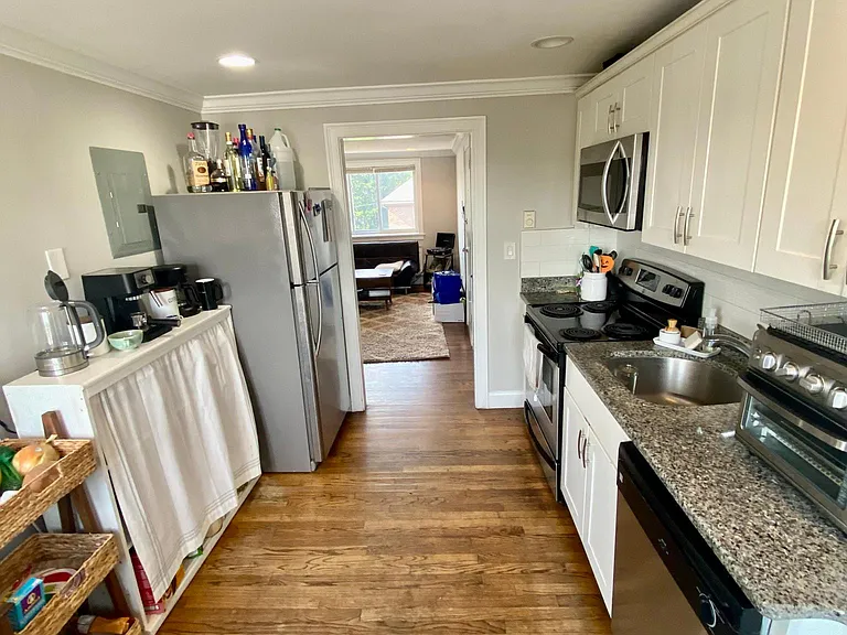 9 Lowell Ave #2 — Photo 5