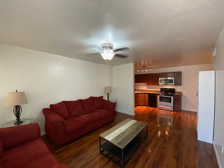 1 and 2 Bedrooms Great Location with Community Pool and Onsite Laundry! 1/2 of Mile from U of A — Photo 30
