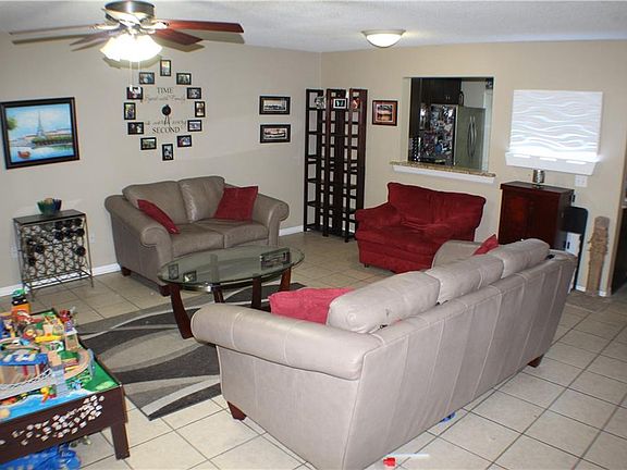 5th image of 958 Sykes Ct #104