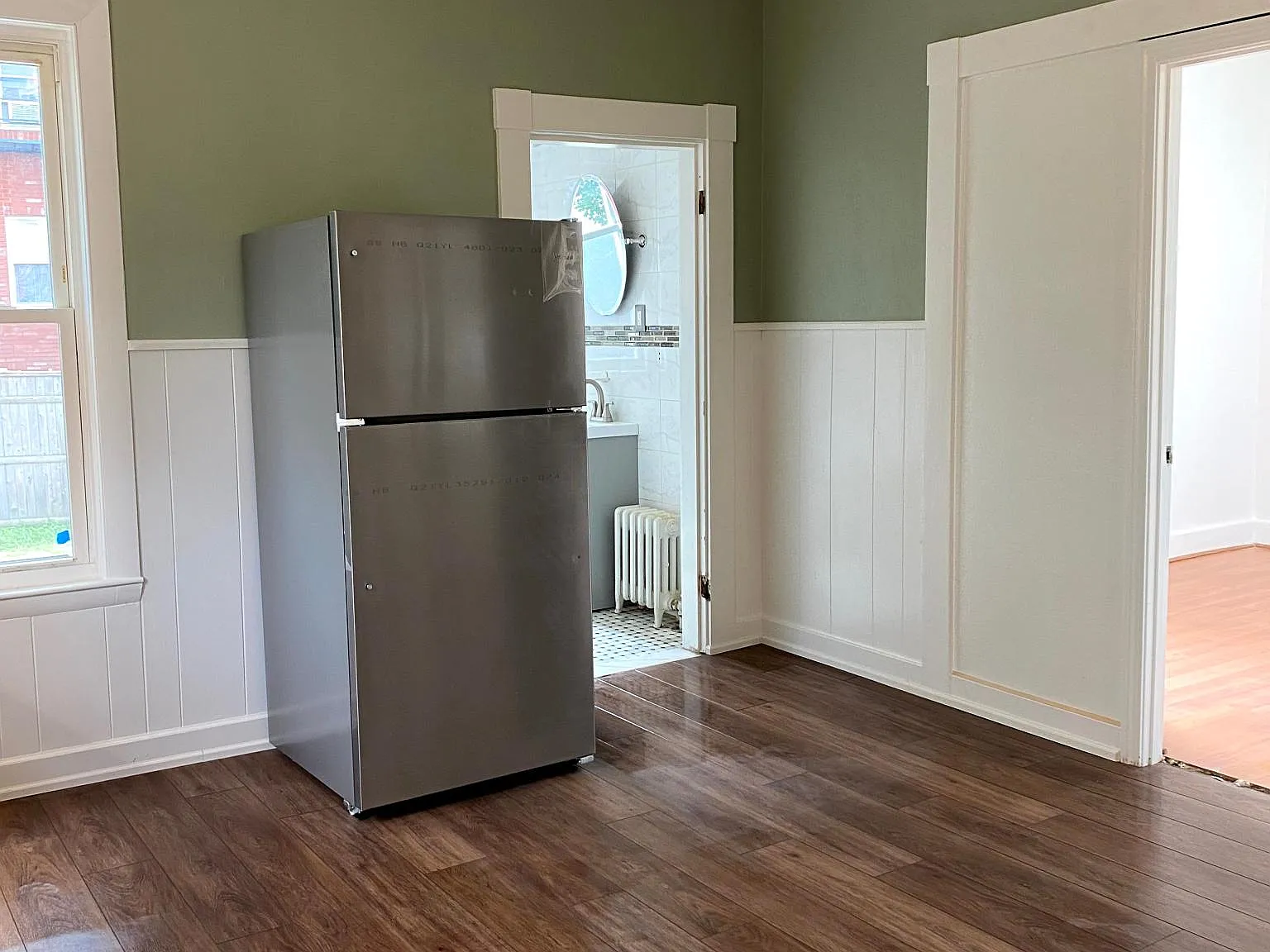 3 bed, 1100 sqft, $3,000 — Photo 2