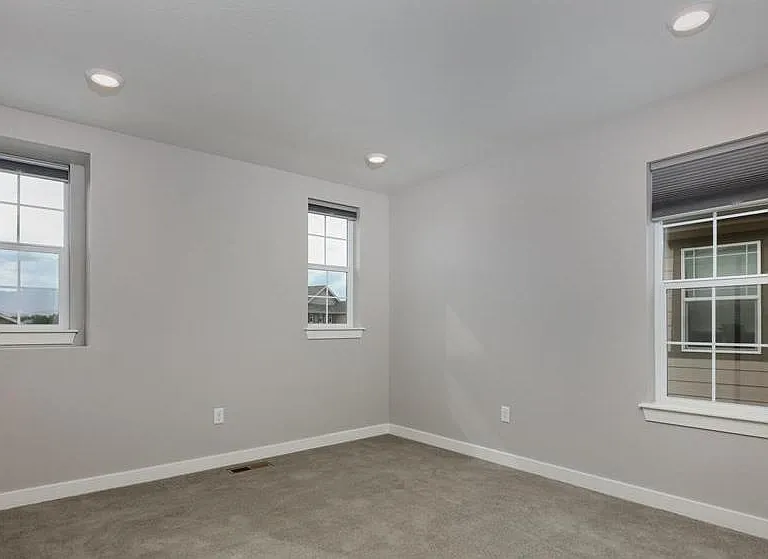 2256 Lombardy St — Photo 21