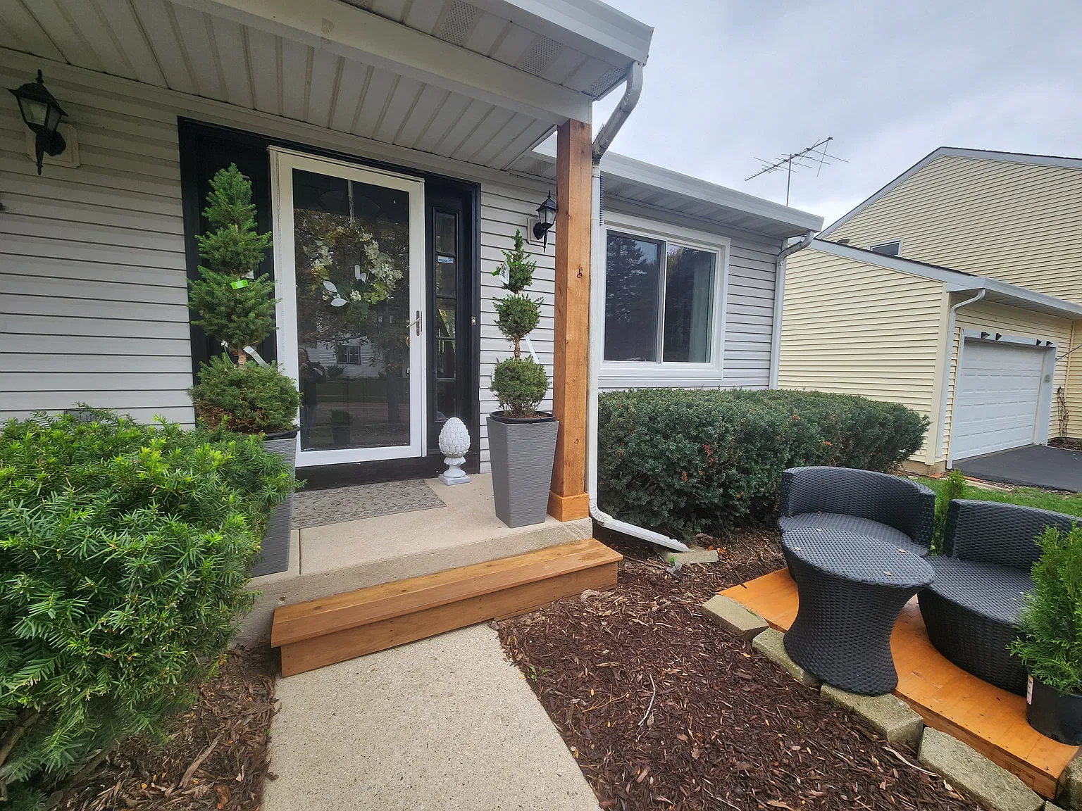 3 bed, 1400 sqft, $2,995 — Photo 2