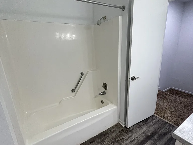 2166 Regency Dr — Photo 11