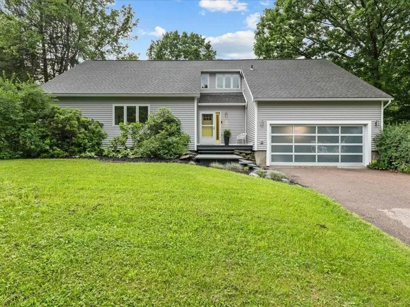 32 Tracy Lane, Shelburne, VT 05482