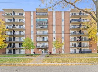 3461 Peter St, Windsor, ON N9C 3Z6