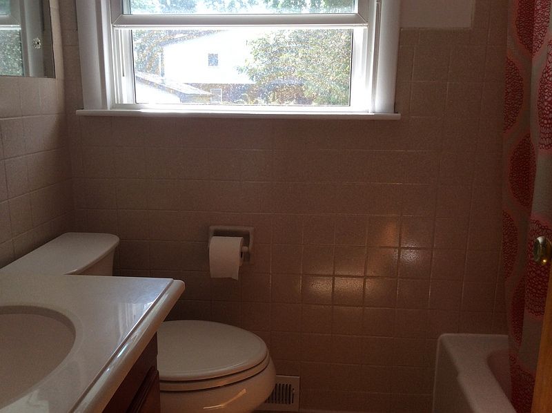 1st image of 100 Linsdale Dr